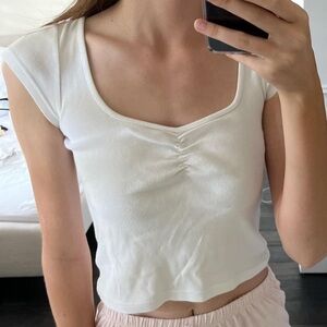 BRANDY MELVILLE white top with ruched middle